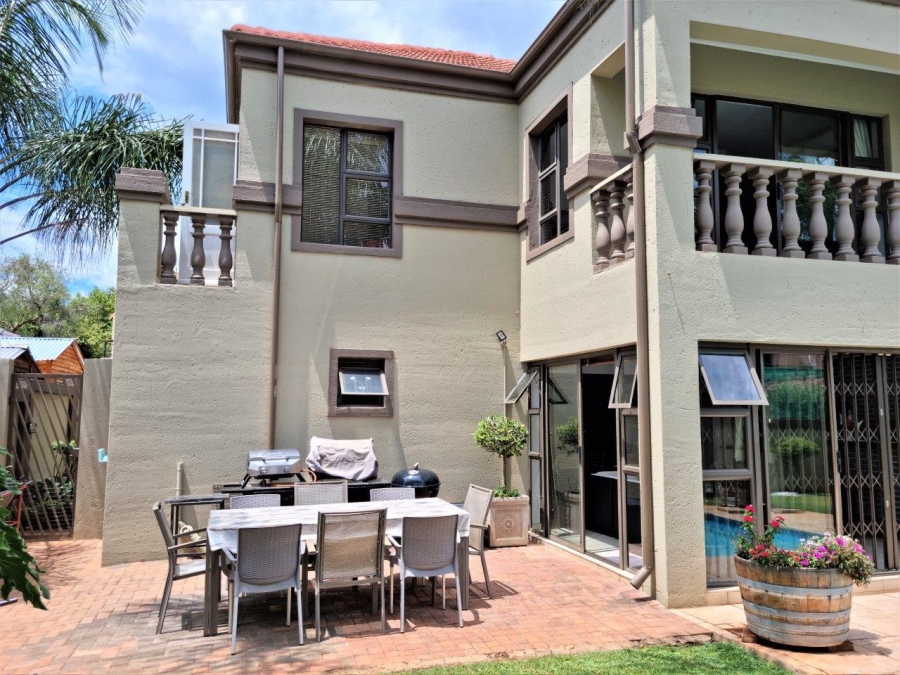 5 Bedroom Property for Sale in Melodie North West